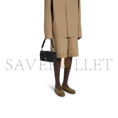 GUCCI SMALL CROSSBODY BAG WITH HOOK CLOSURE 821623  (23*13*6cm)